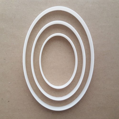 Oval geschwungen - , ei